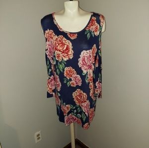 Boutique Women's Top ODDY brand. Size 2XL. Never Worn Cold Shoulder Top